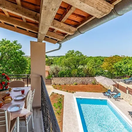 House Palmera With Swimming Pool And A Large Terrace * Medulin